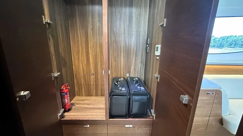 F65012 Yacht Photos Pics 