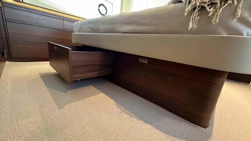 F65012 Yacht Photos Pics 