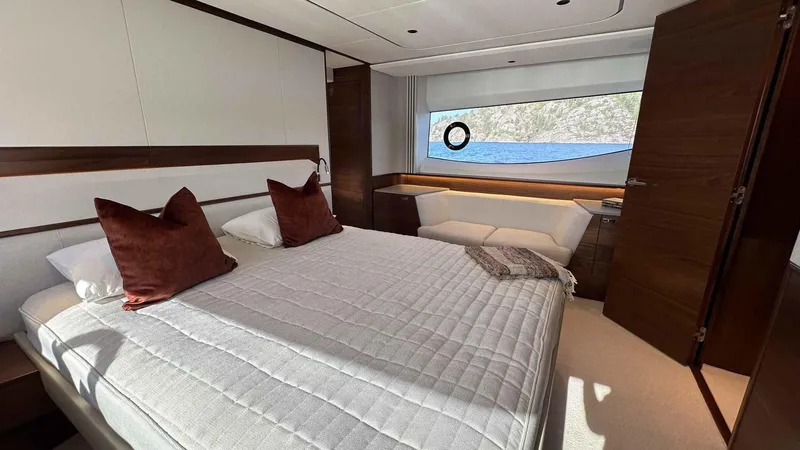 F65012 Yacht Photos Pics 