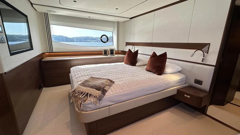 F65012 Yacht Photos Pics 