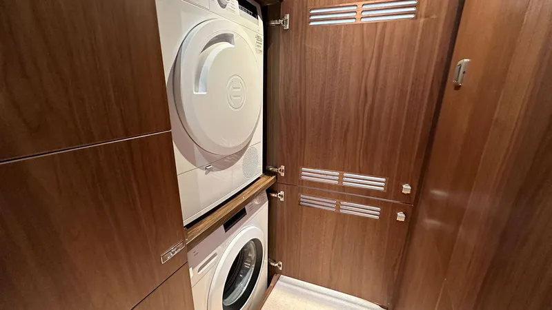 F65012 Yacht Photos Pics 