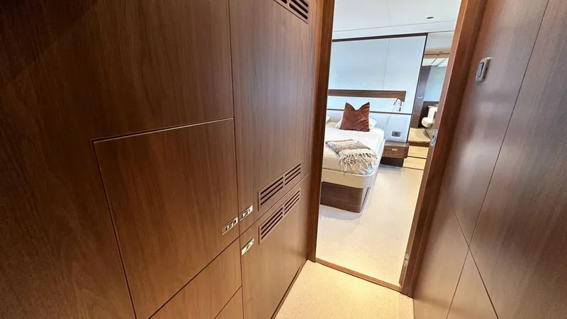 F65012 Yacht Photos Pics 