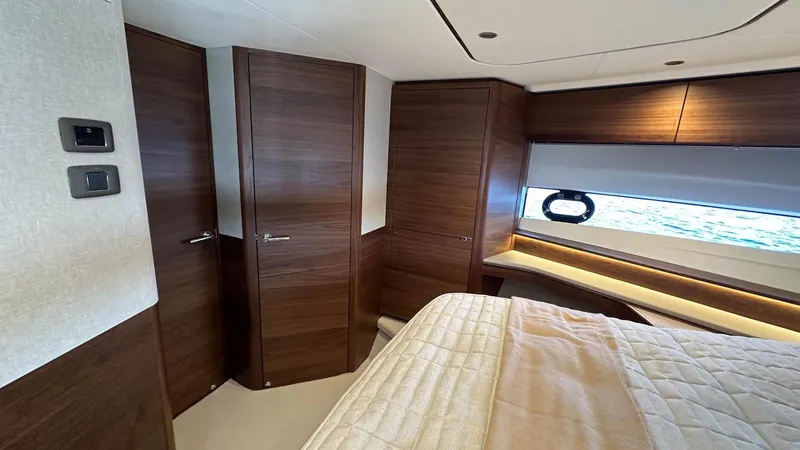 F65012 Yacht Photos Pics 