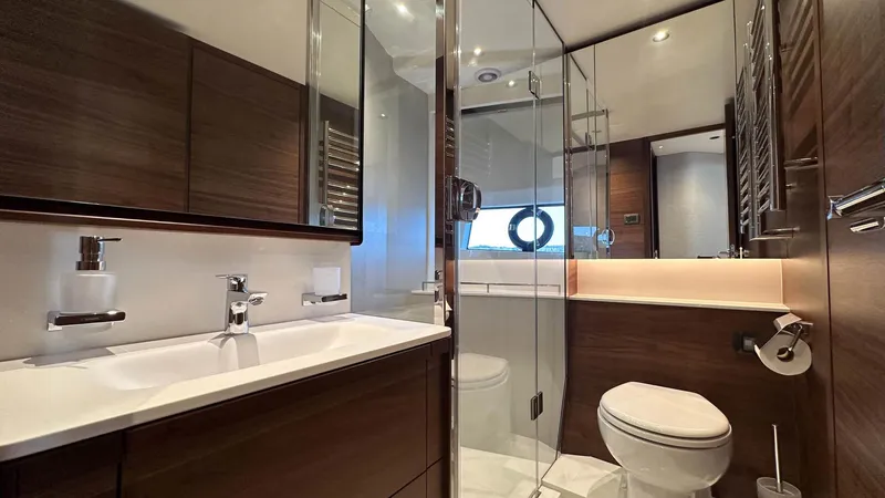 F65012 Yacht Photos Pics 