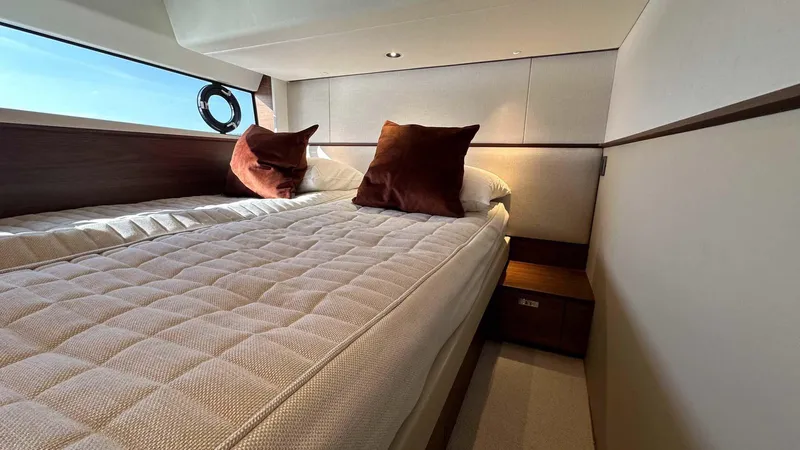 F65012 Yacht Photos Pics 