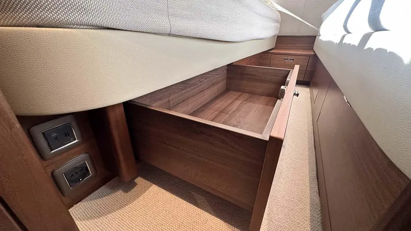 F65012 Yacht Photos Pics 