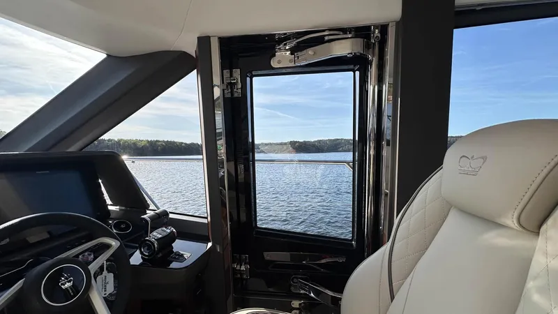 F65012 Yacht Photos Pics 