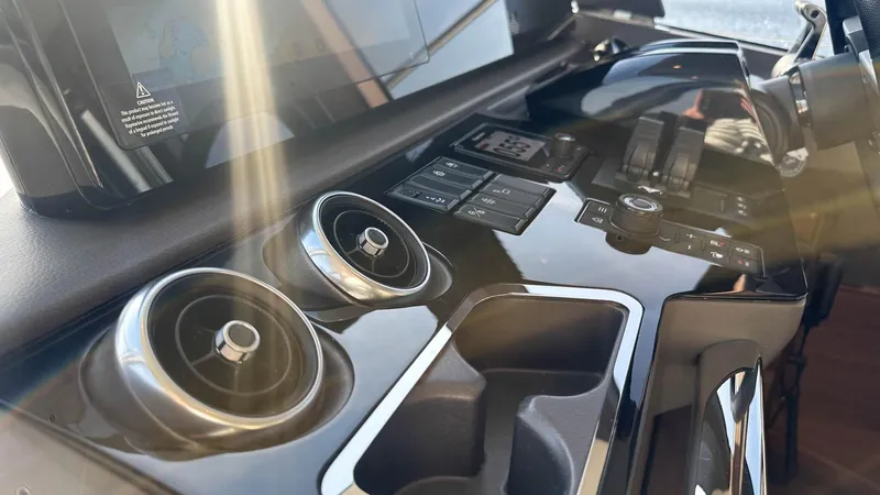 F65012 Yacht Photos Pics 