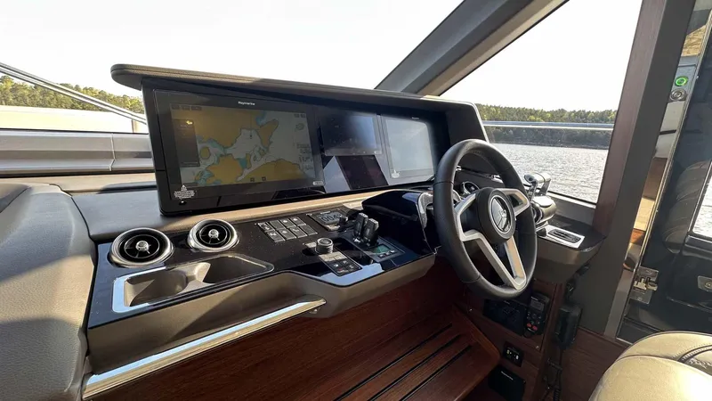 F65012 Yacht Photos Pics 