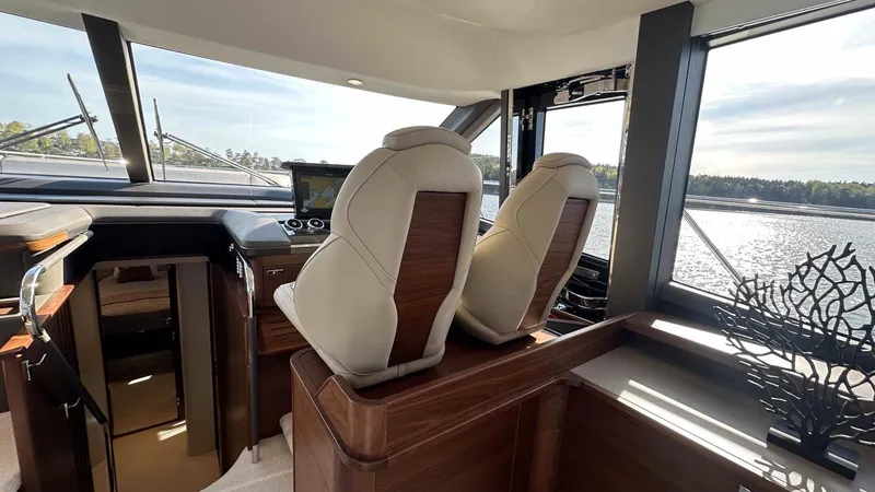 F65012 Yacht Photos Pics 