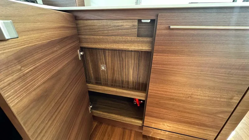 F65012 Yacht Photos Pics 