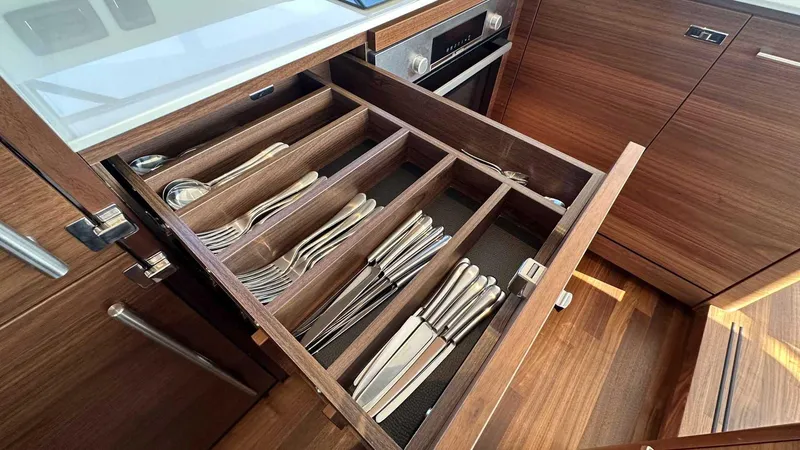 F65012 Yacht Photos Pics 