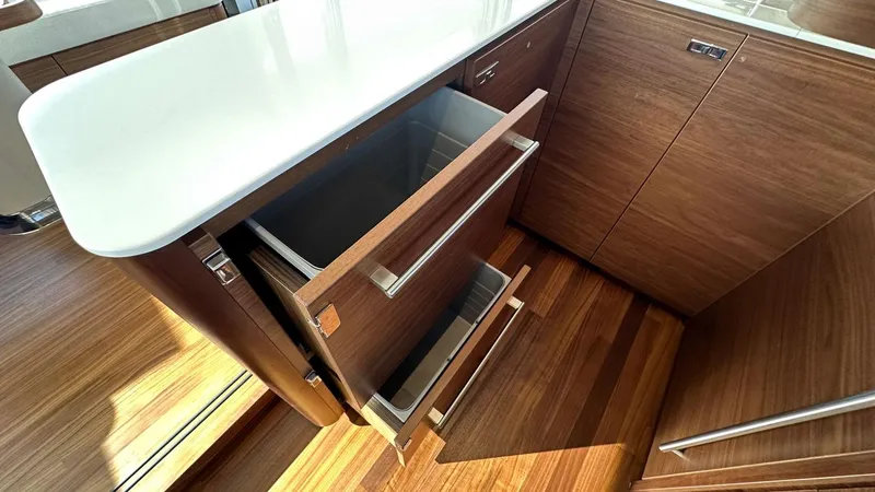 F65012 Yacht Photos Pics 