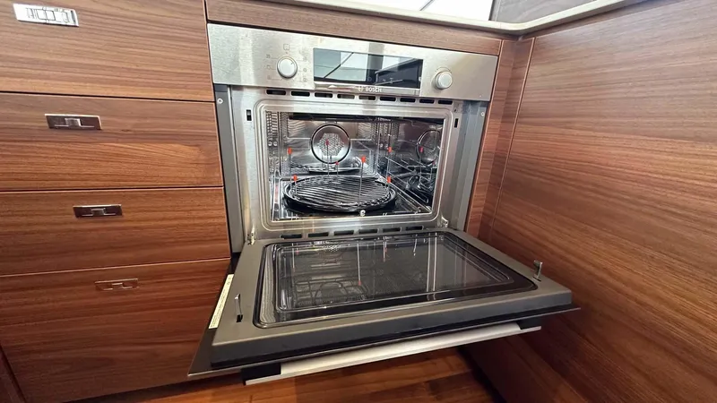 F65012 Yacht Photos Pics 