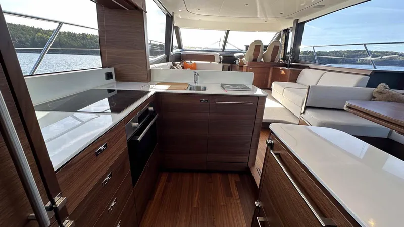 F65012 Yacht Photos Pics 