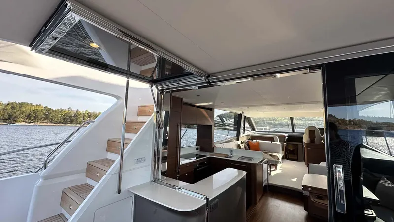F65012 Yacht Photos Pics 