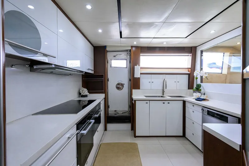 21 Sea Sands Yacht Photos Pics 