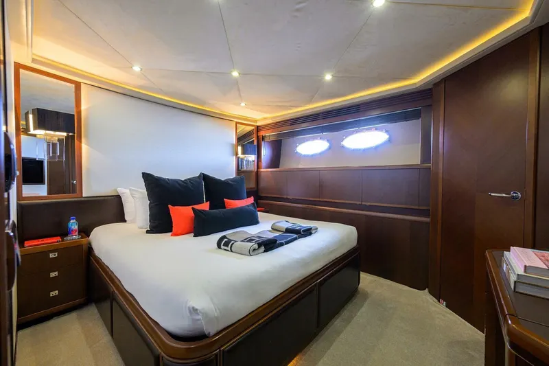 21 Sea Sands Yacht Photos Pics 