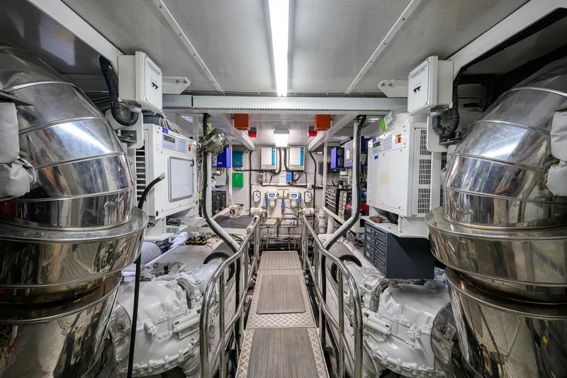 21 Sea Sands Yacht Photos Pics 