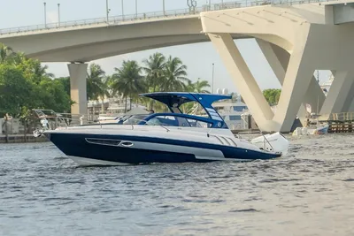 Hanover 305 White & Blue Edition