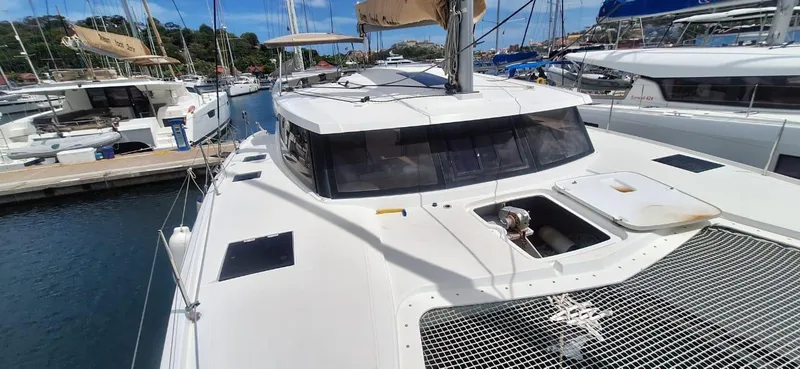 Flamboyant Yacht Photos Pics Lucia 40