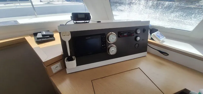 Flamboyant Yacht Photos Pics Lucia 40