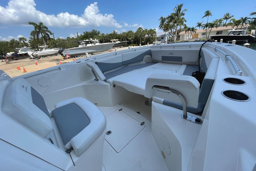2019 Cobia 320 CC