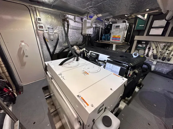 Skyfall Yacht Photos Pics 