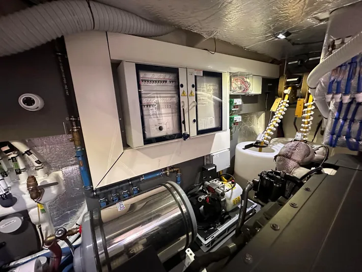 Skyfall Yacht Photos Pics 