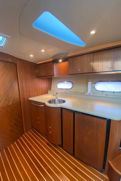 2010 Tiara Yachts 3900 Sovran