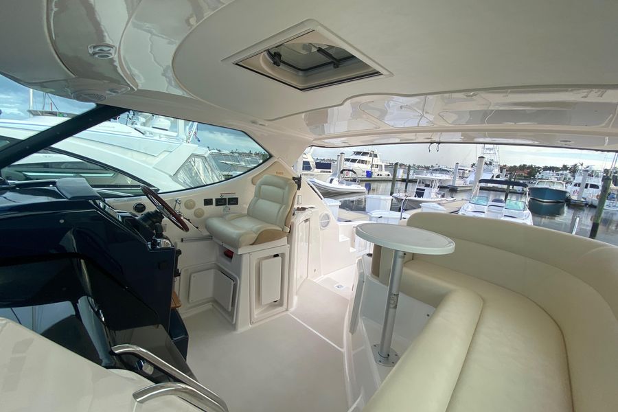 2010 Tiara Yachts 3900 Sovran