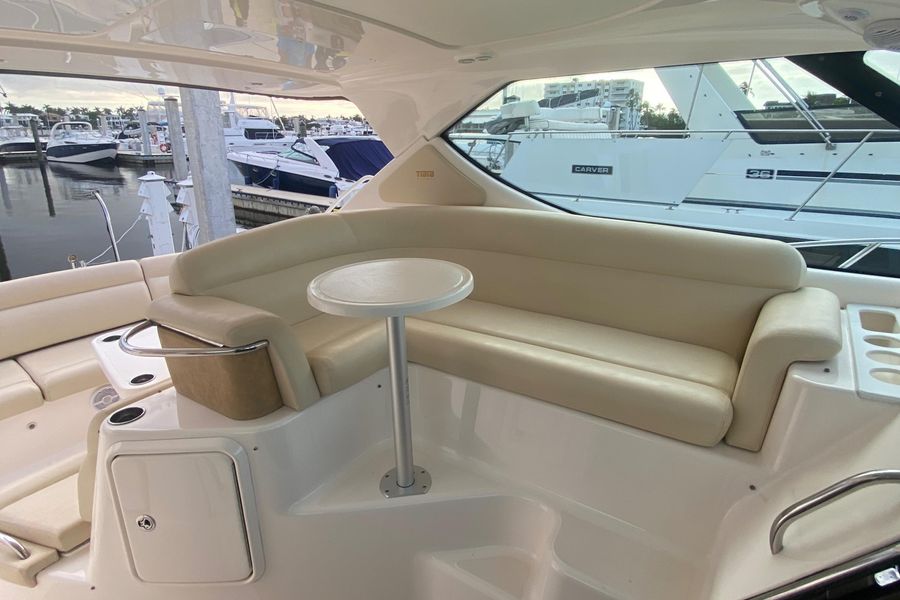 2010 Tiara Yachts 3900 Sovran