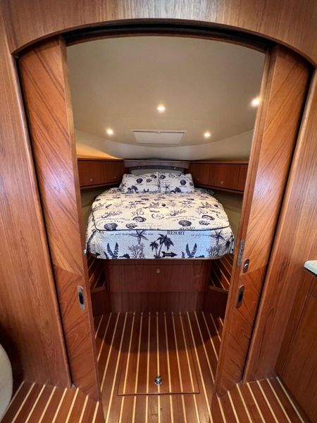 2010 Tiara Yachts 3900 Sovran