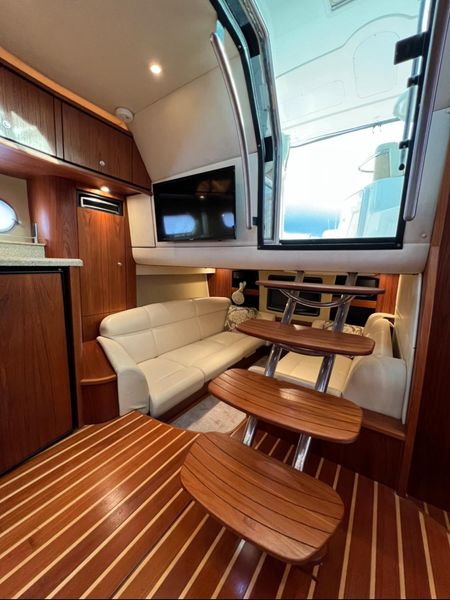 2010 Tiara Yachts 3900 Sovran