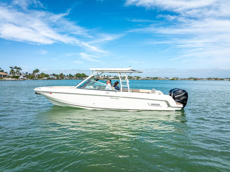 2018 Boston Whaler 270 Vantage