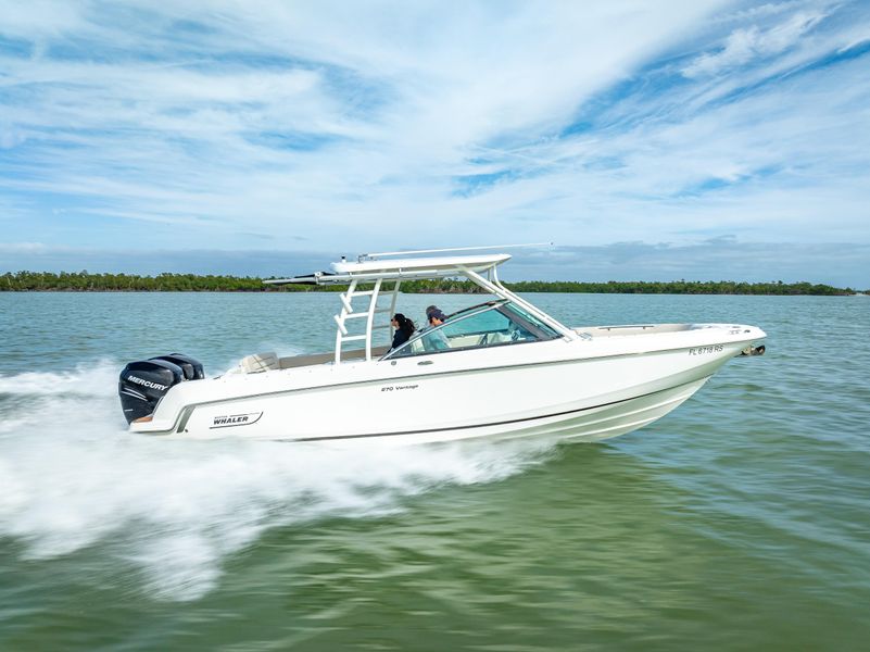 2018 Boston Whaler 270 Vantage