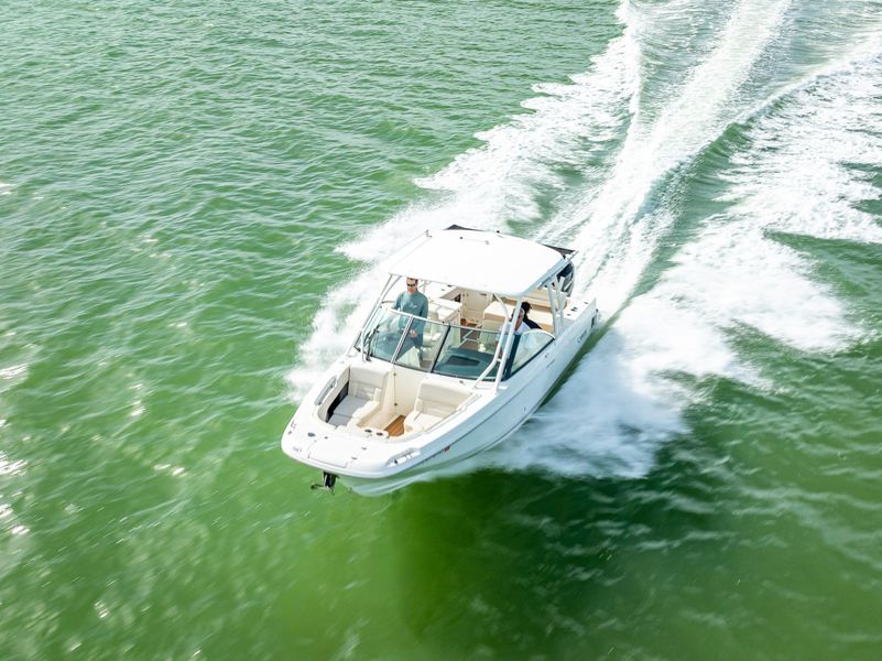 2018 Boston Whaler 270 Vantage