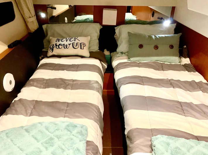 Born To Run Yacht Photos Pics 