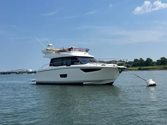 Born To Run Yacht Photos Pics 