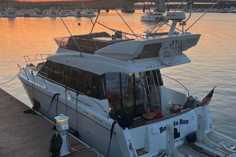 Born To Run Yacht Photos Pics 