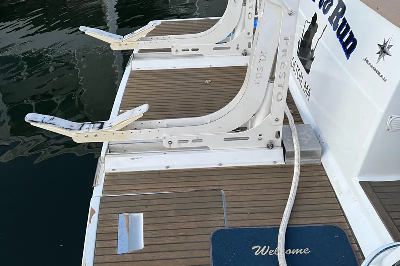 Born To Run Yacht Photos Pics 