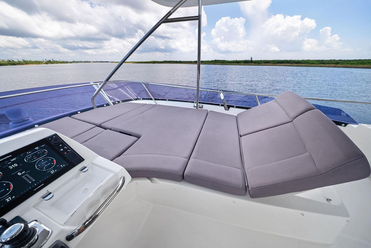 2017 Prestige 59 