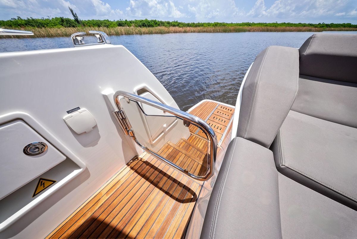 2017 Prestige 59 