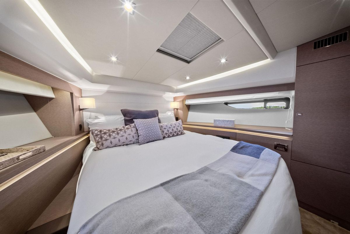 2017 Prestige 59 