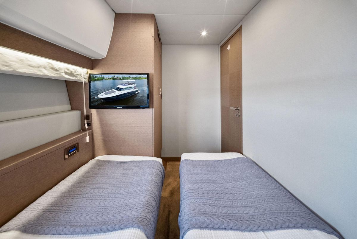 2017 Prestige 59 