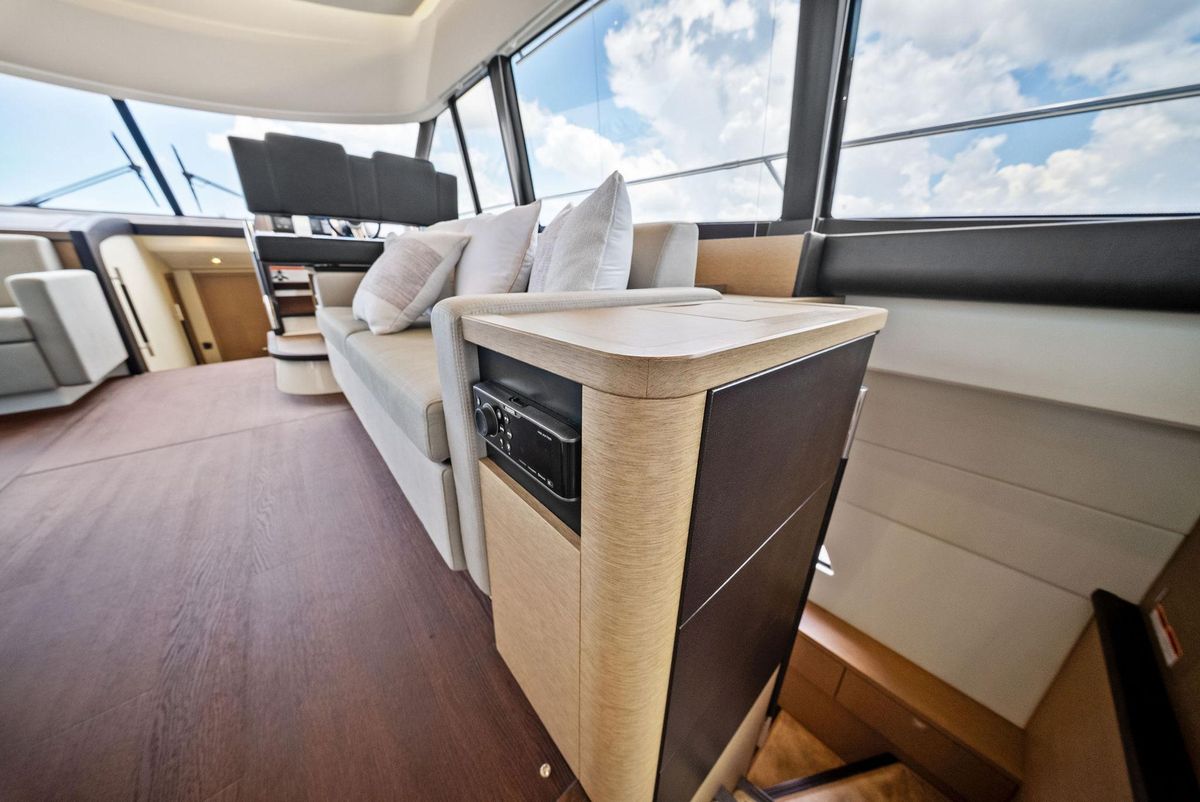 2017 Prestige 59 