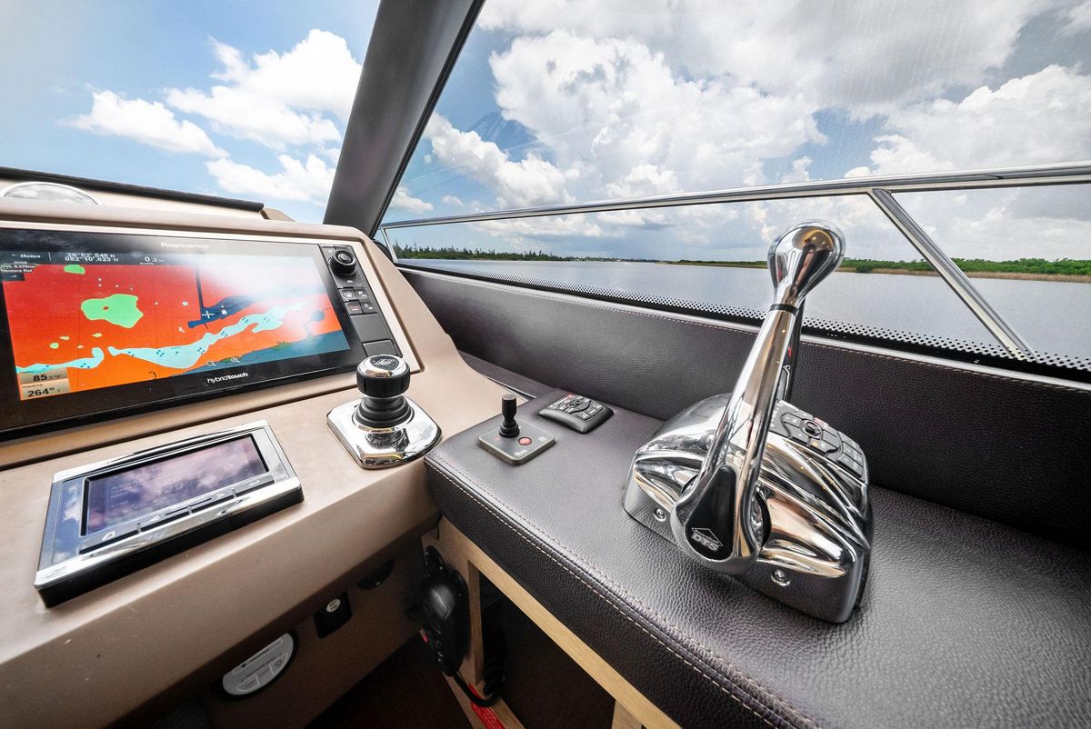 2017 Prestige 59 