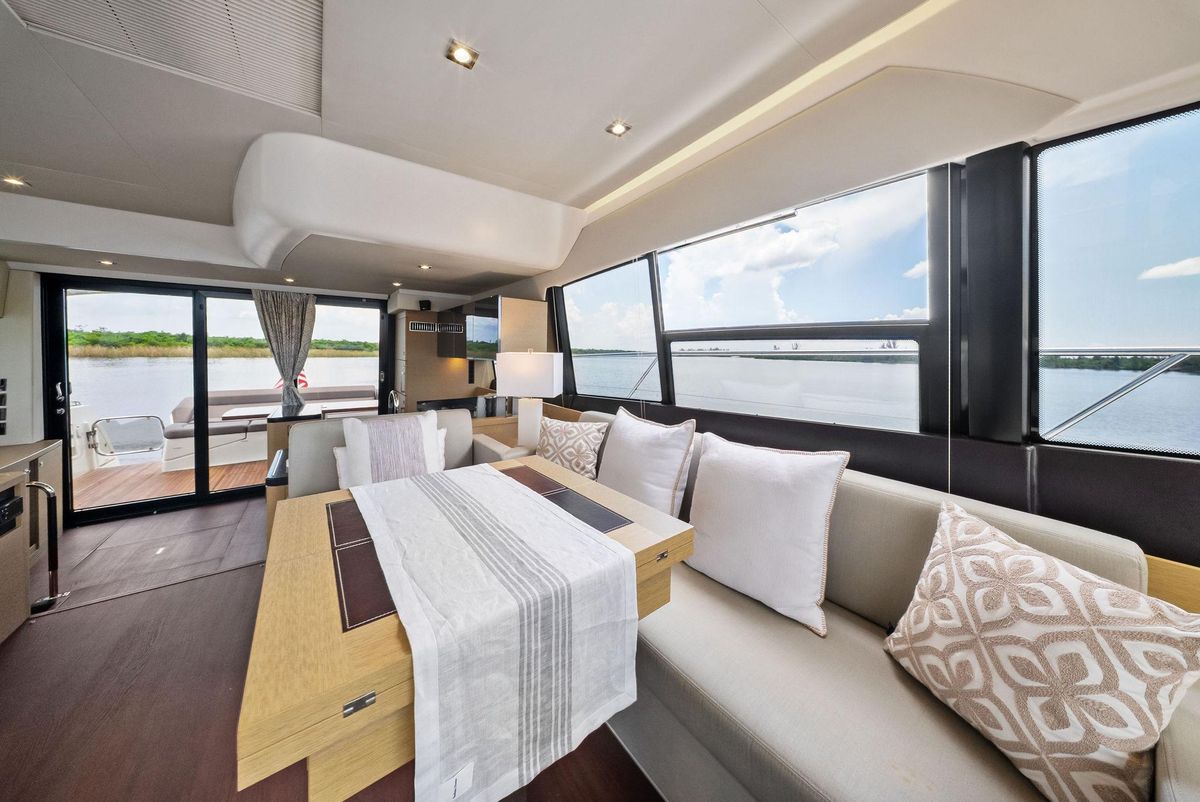 2017 Prestige 59 