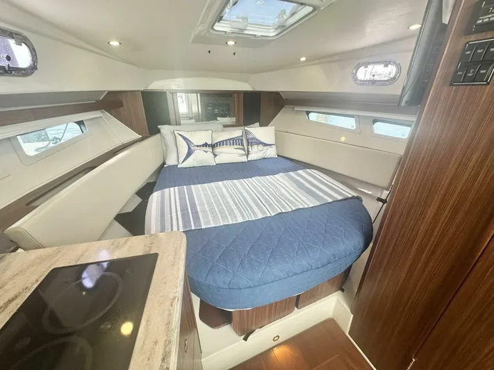 Dunn Working Yacht Photos Pics 2018 Pursuit Os 355 - Image 14