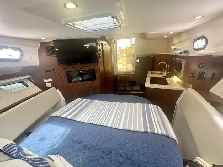 Dunn Working Yacht Photos Pics 2018 Pursuit Os 355 - Image 15